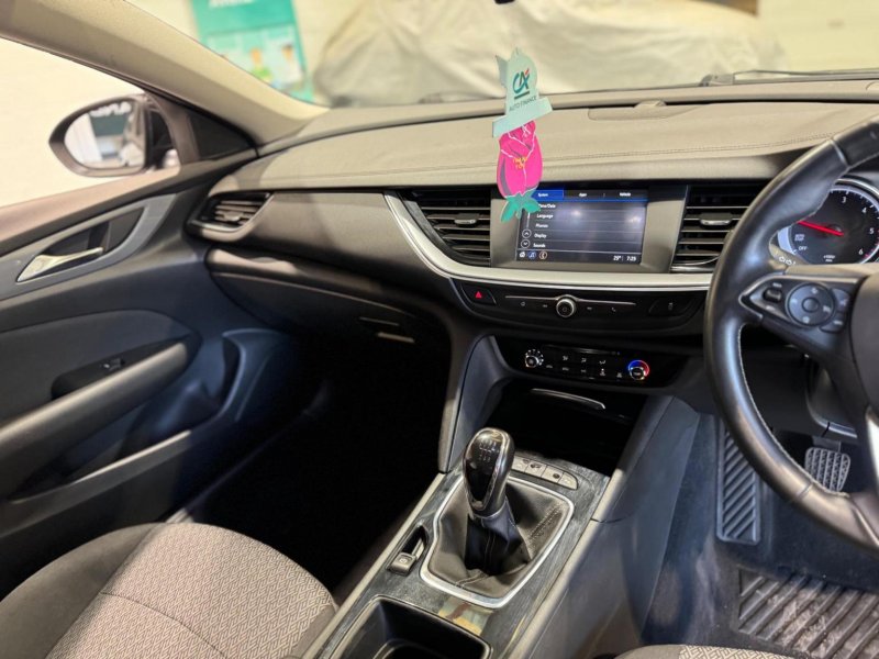 VAUXHALL INSIGNIA